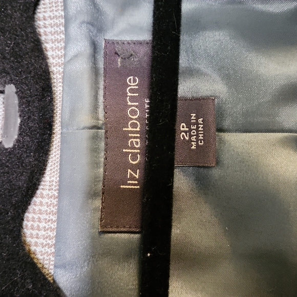Liz Claibone Ladies Blazer - Picture 7 of 11